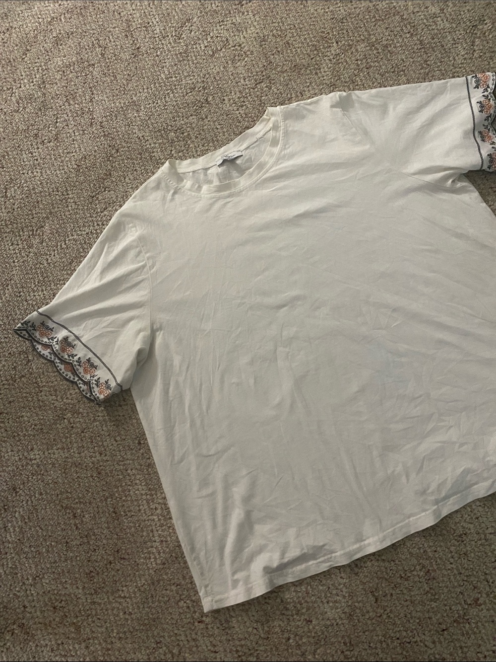 Polagram White Short-Sleeve Tee with Floral Embroidered Cuffs